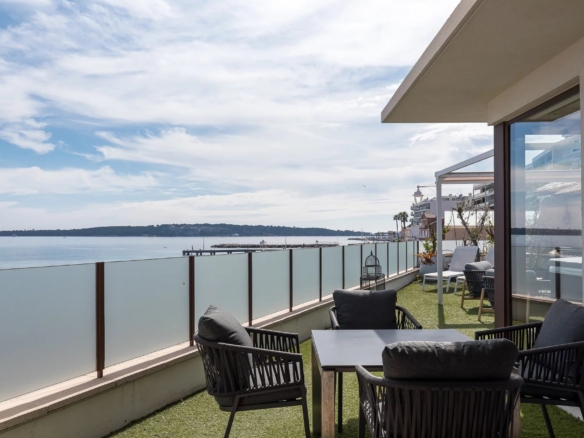 5 Bedroom Villa/House in Cannes 6