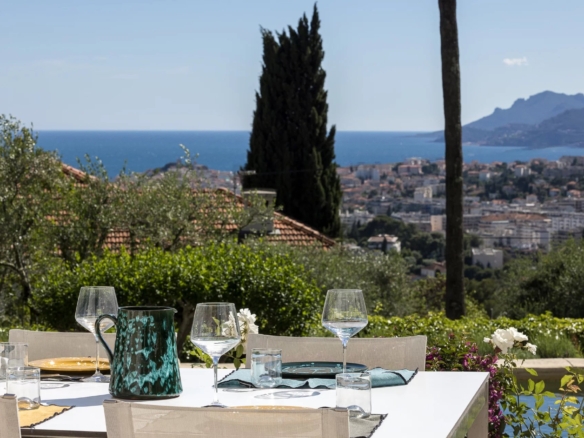 5 Bedroom Villa/House in Le Cannet 32