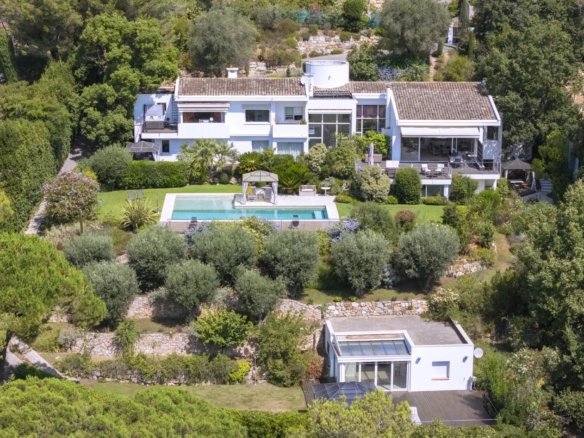 6 Bedroom Villa/House in Valbonne 12