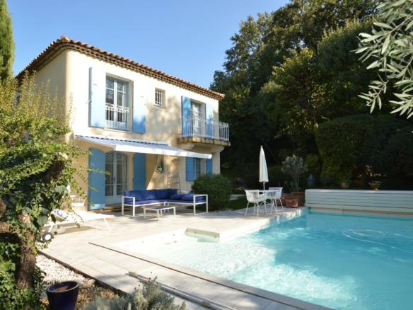 4 Bedroom Villa/House in Aix En Provence 32