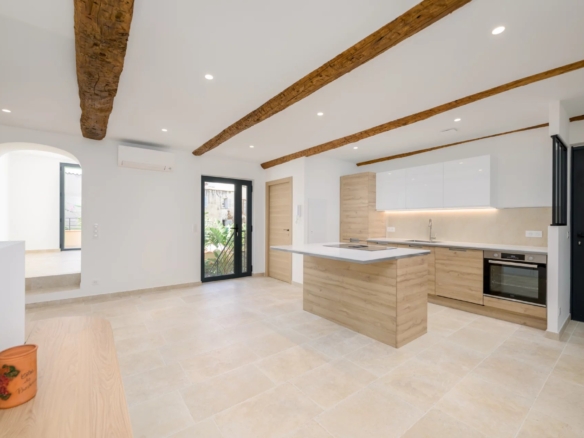 3 Bedroom Apartment in Antibes 24