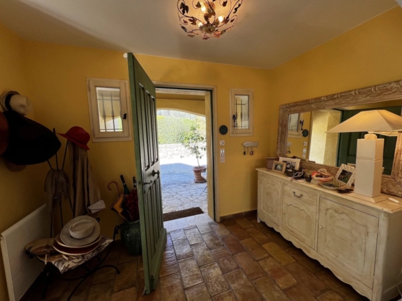 4 Bedroom Villa/House in Cotignac 16