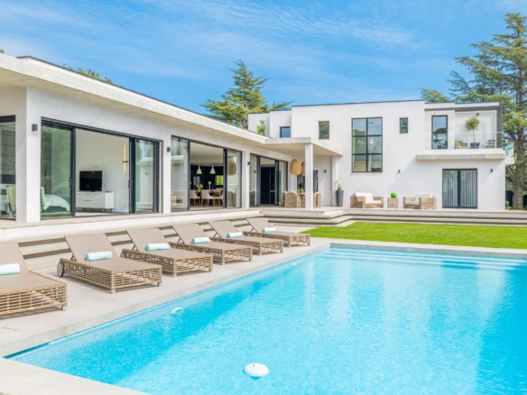 4 Bedroom Villa/House in Valbonne 14