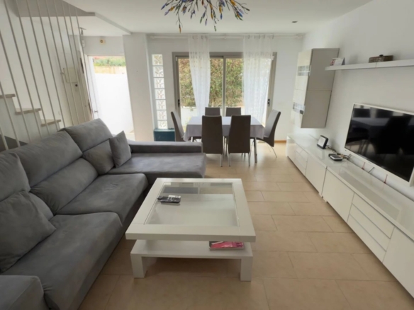 3 Bedroom Apartment in Illa Plana 36