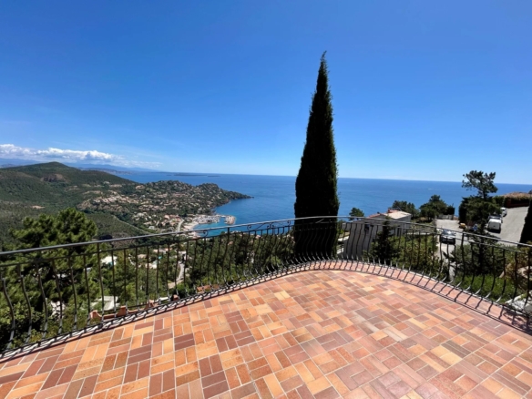 4 Bedroom Villa/House in Theoule Sur Mer 18