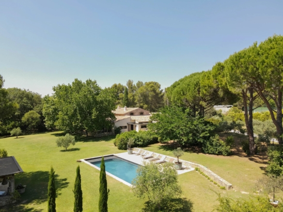 4 Bedroom Villa/House in Aix En Provence 28