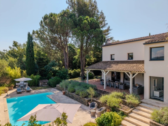 3 Bedroom Villa/House in Plan De La Tour 8