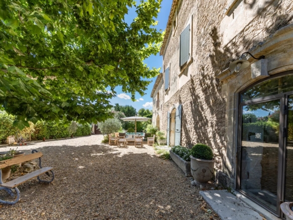 5 Bedroom Villa/House in Paradou 10
