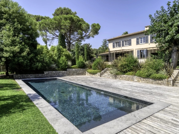 4 Bedroom Villa/House in Mougins 20