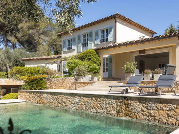 4 Bedroom Villa/House in Mougins 32