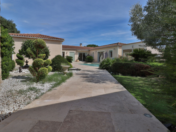 5 Bedroom Villa/House in Nimes 24