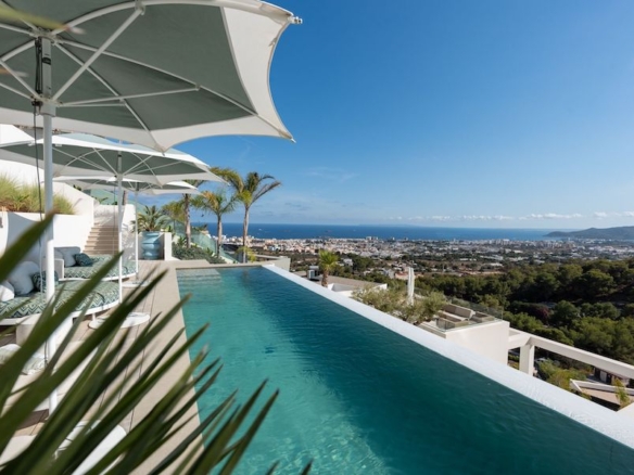 4 Bedroom Villa/House in Ibiza 8
