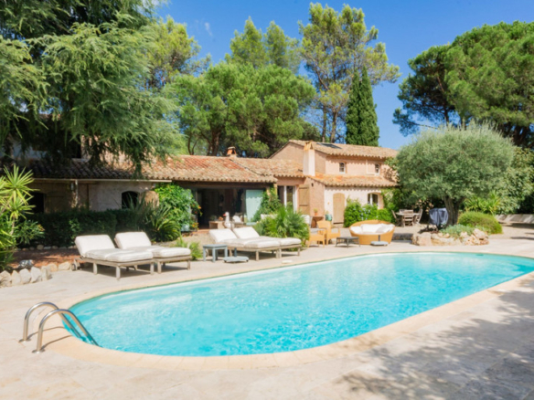 11 Bedroom Villa/House in Plan De La Tour 20