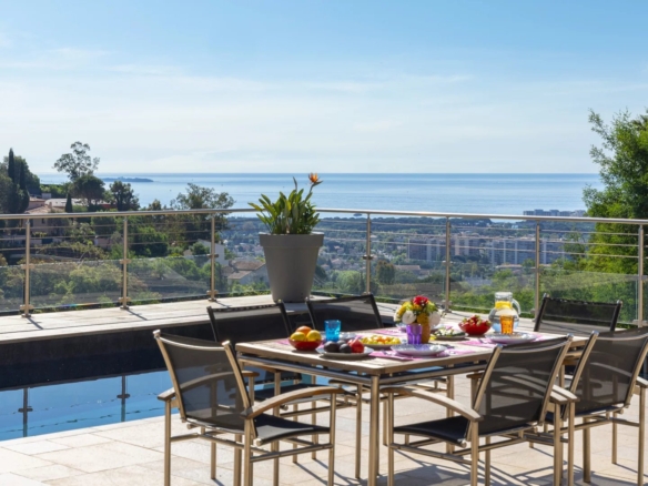 4 Bedroom Villa/House in Mandelieu La Napoule 36