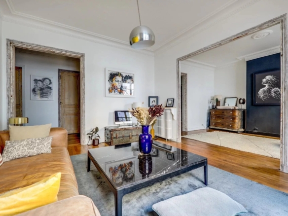 2 Bedroom Apartment in Paris 15th (La Motte Picquet) 8