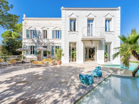8 Bedroom Villa/House in Toulon 32