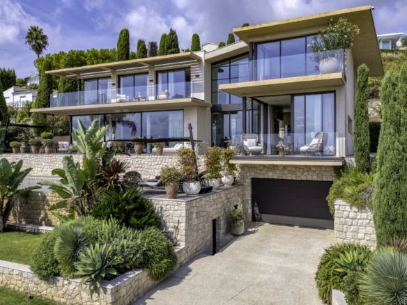 5 Bedroom Villa/House in Le Golfe Juan 24
