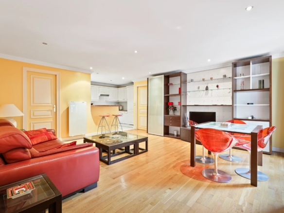 1 Bedroom Apartment in Paris 8th (Golden Triangle - Parc Monceau) 28