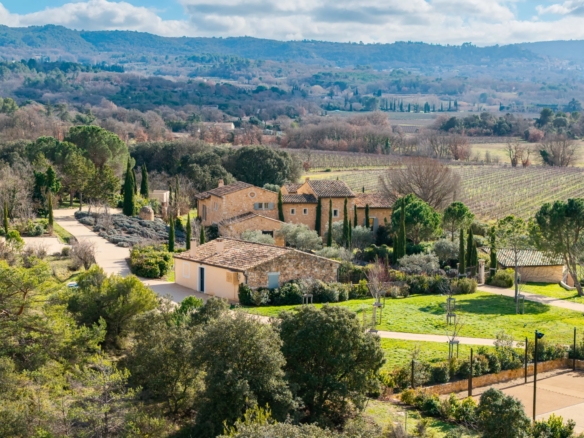 8 Bedroom Villa/House in Bonnieux 4