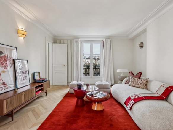 2 Bedroom Apartment in Paris 1st (Louvre – Vendôme) 10