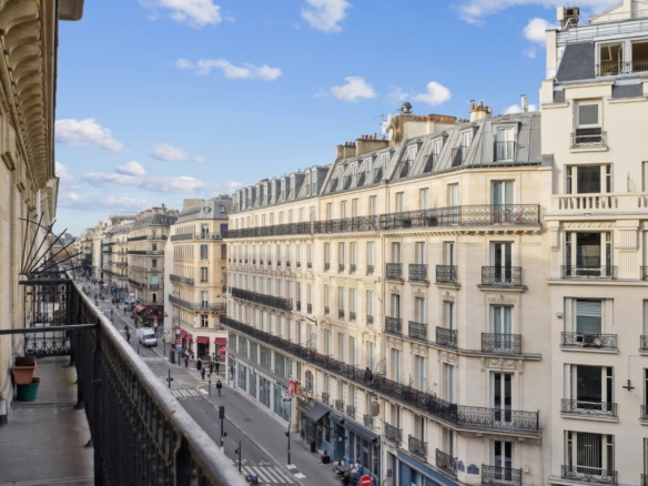 2 Bedroom Apartment in Paris 9th (Haussmann - Martyrs) 22