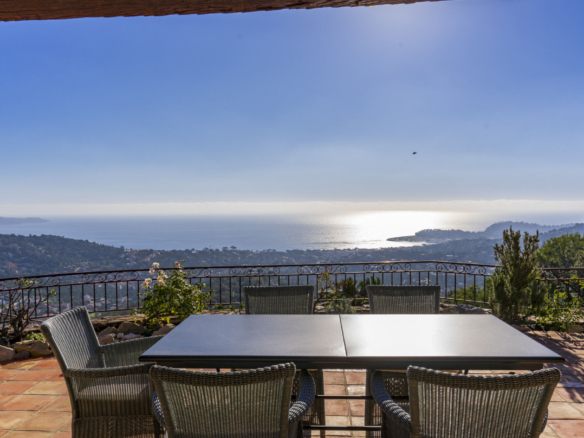 5 Bedroom Villa/House in Cavalaire Sur Mer 4