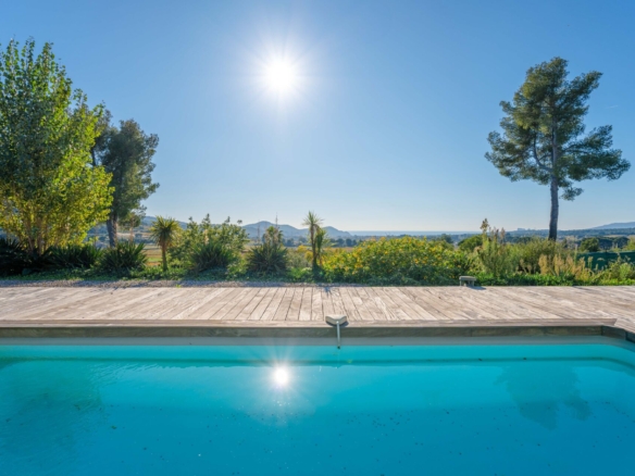 4 Bedroom Villa/House in La Cadiere D Azur 18
