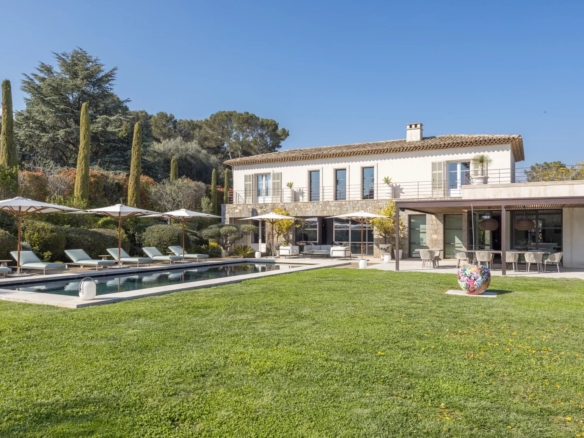 5 Bedroom Villa/House in Mougins 24