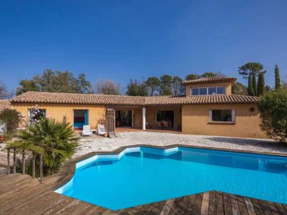5 Bedroom Villa/House in La Garde Freinet 20