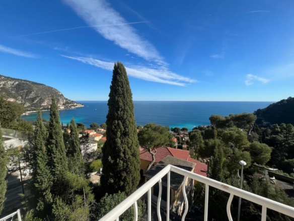3 Bedroom Apartment in Eze 10