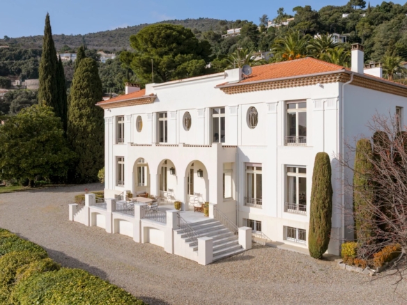 7 Bedroom Villa/House in Grasse 22