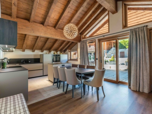 2 Bedroom Apartment in Meribel 8