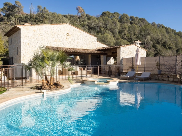 8 Bedroom Villa/House in La Colle Sur Loup 14