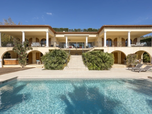 5 Bedroom Villa/House in Le Rouret 34