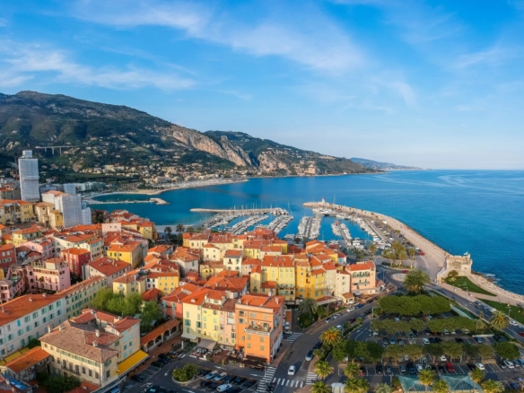 3 Bedroom Apartment in Menton 14