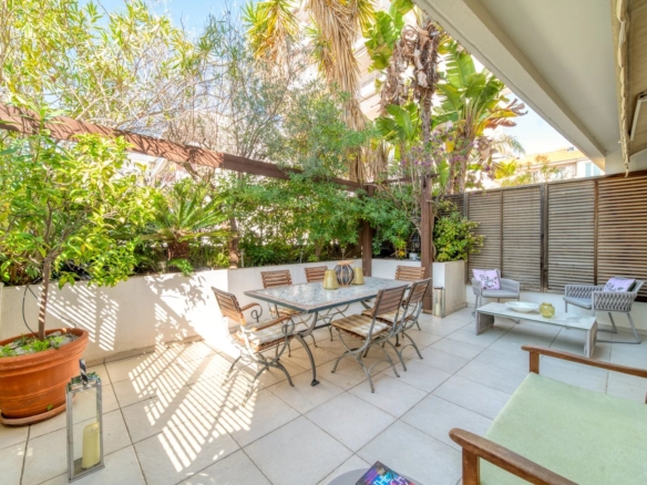 5 Bedroom Apartment in Cannes 12