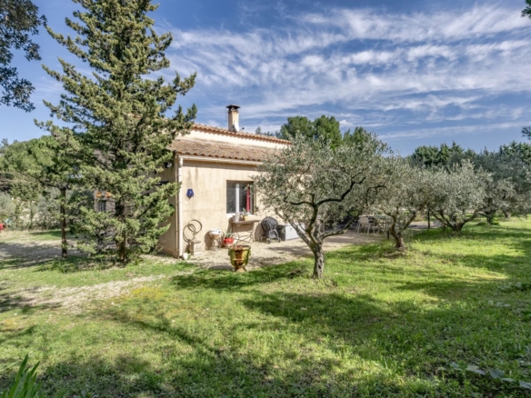3 Bedroom Villa/House in Eygalieres 18