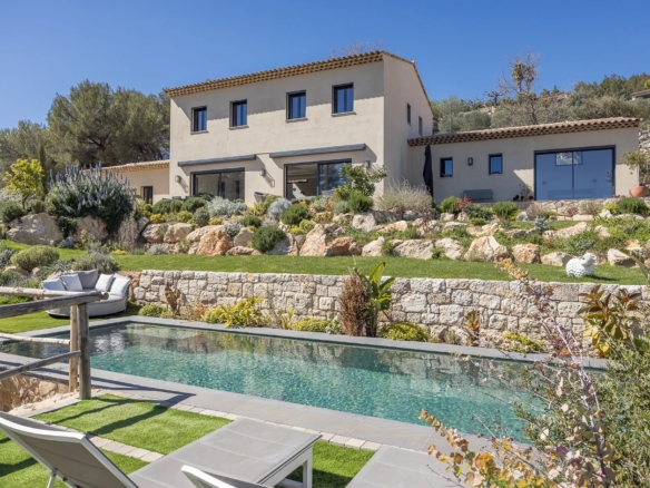 5 Bedroom Villa/House in Tourrettes Sur Loup 24