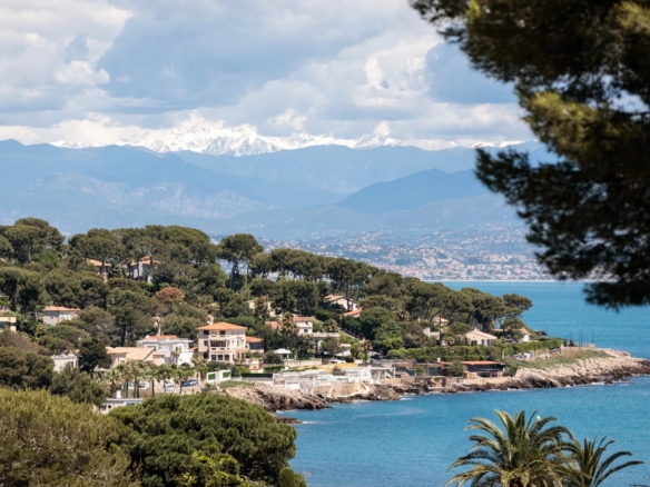 4 Bedroom Villa/House in Cap D Antibes 26