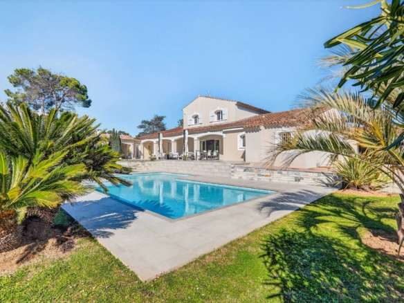 3 Bedroom Villa/House in Mougins 28