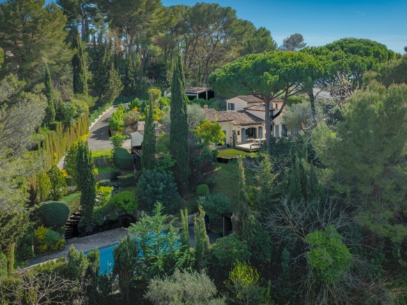5 Bedroom Villa/House in Mougins 6