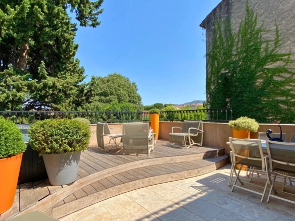 3 Bedroom Apartment in St Remy De Provence 16