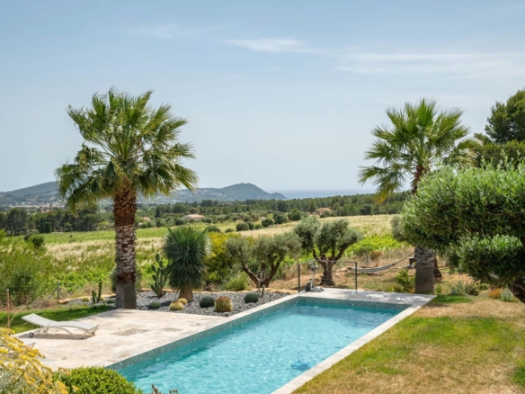 5 Bedroom Villa/House in La Cadiere D Azur 36