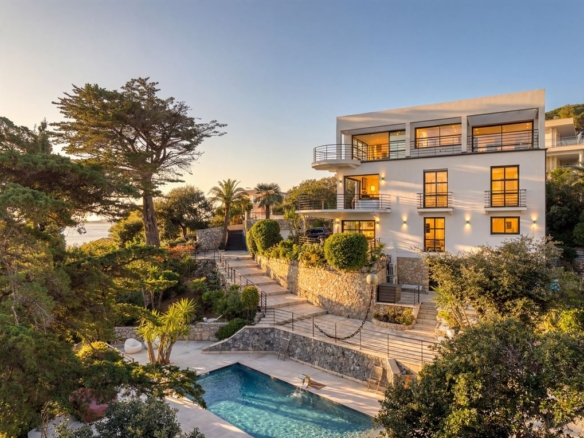 6 Bedroom Villa/House in Cannes 10