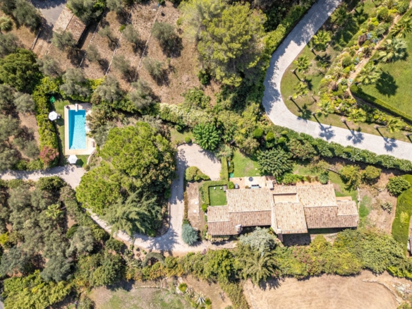 4 Bedroom Villa/House in Mouans Sartoux 28