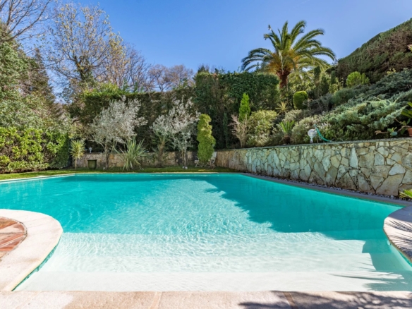 4 Bedroom Villa/House in Mougins 2