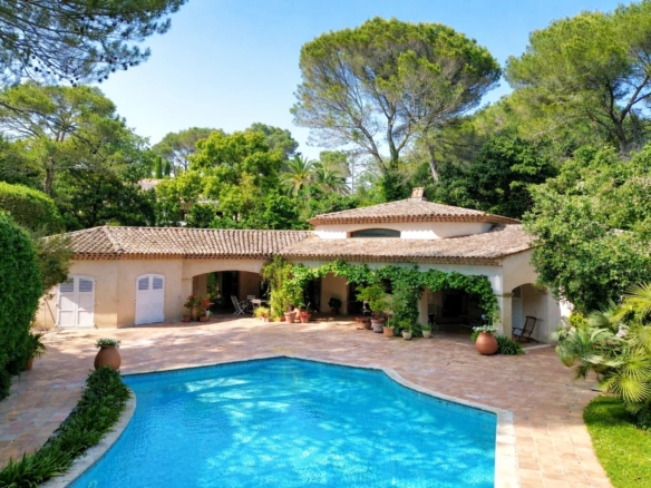 3 Bedroom Villa/House in Mougins 30