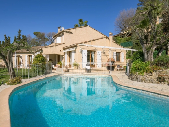 4 Bedroom Villa/House in Mougins 6