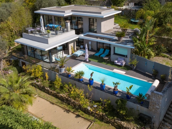 3 Bedroom Villa/House in Mougins 24