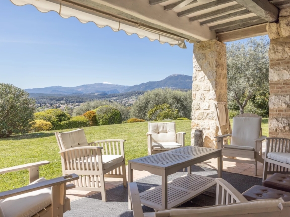 4 Bedroom Villa/House in St Paul 26
